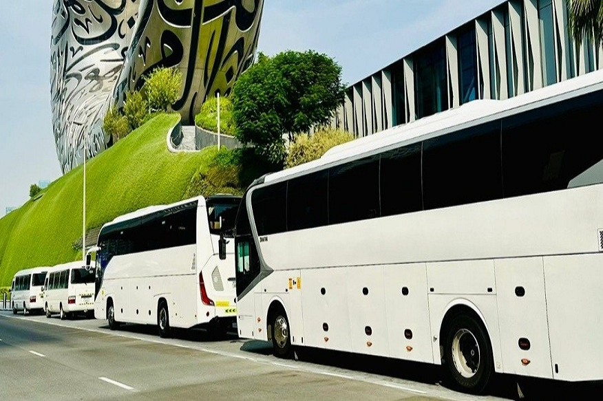 Planning Group Travel in Dubai? Here’s Why Smart Transportation Matters More Than You Think